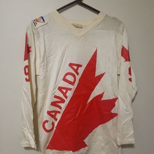 Vintage 1976 Team Canada Bobby Hull #9